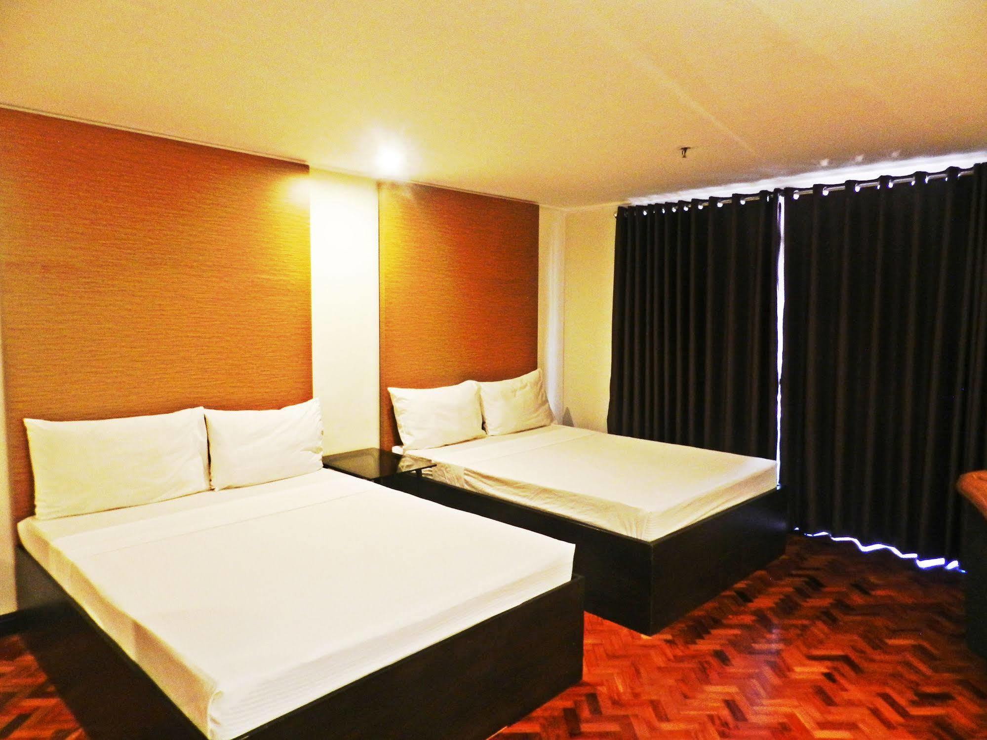 Salcedo Suites Makati City Buitenkant foto