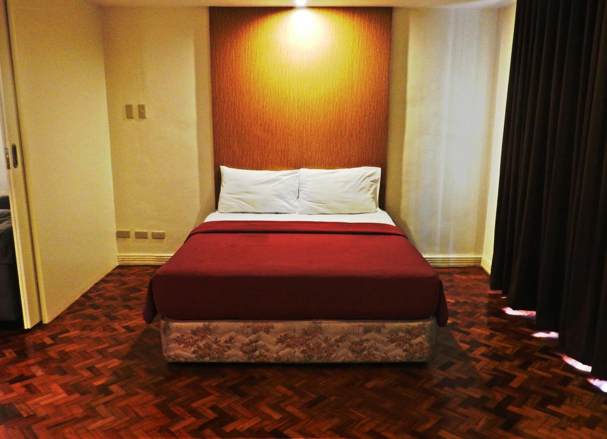 Salcedo Suites Makati City Buitenkant foto