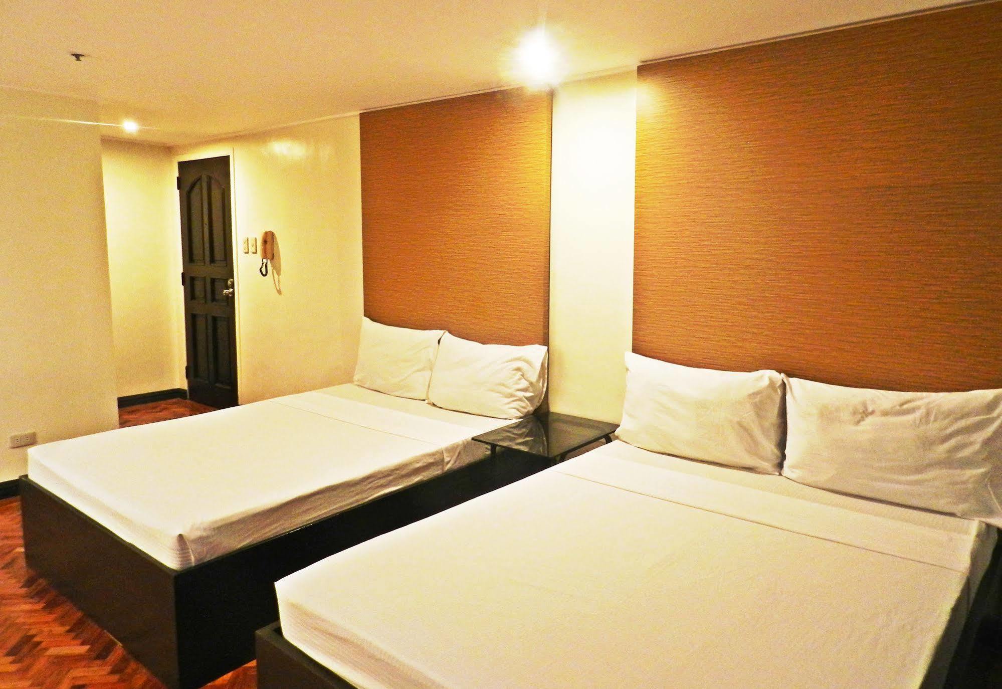 Salcedo Suites Makati City Buitenkant foto