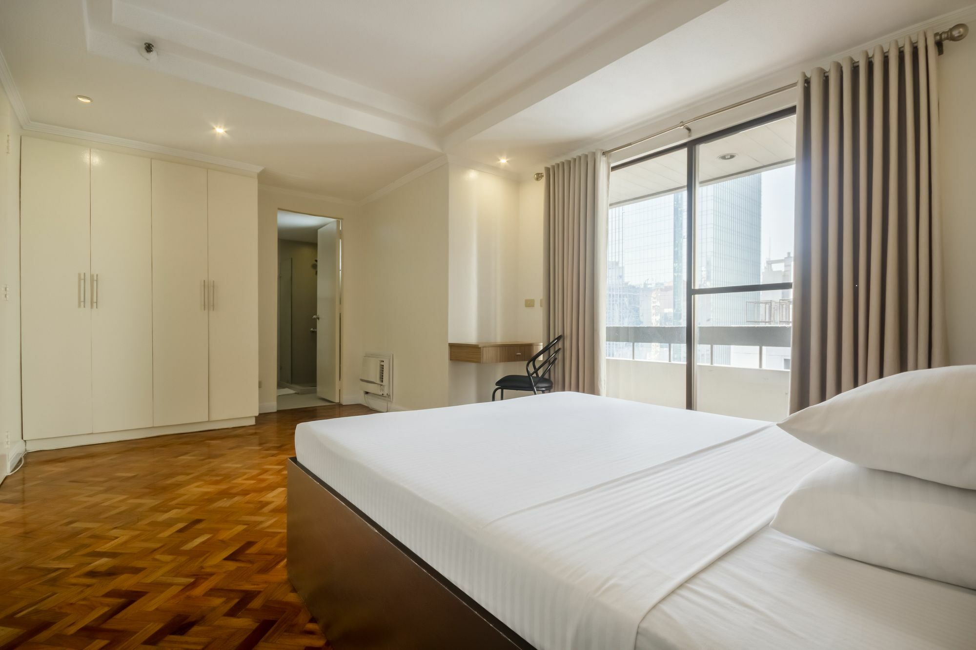 Salcedo Suites Makati City Buitenkant foto